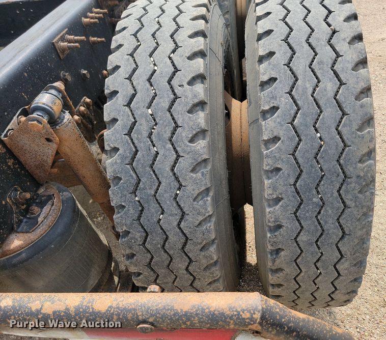 image for item OD9602 2012 Mack CXU613 semi truck