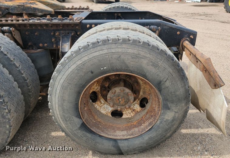 image for item OD9602 2012 Mack CXU613 semi truck