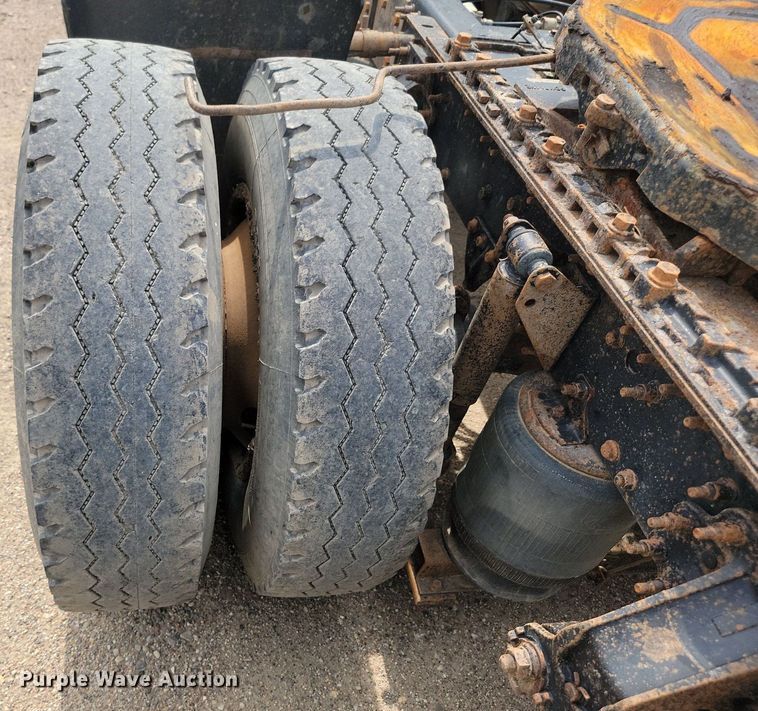 image for item OD9602 2012 Mack CXU613 semi truck