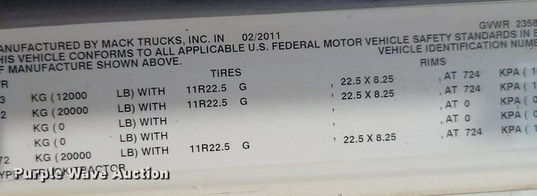 image for item OD9602 2012 Mack CXU613 semi truck