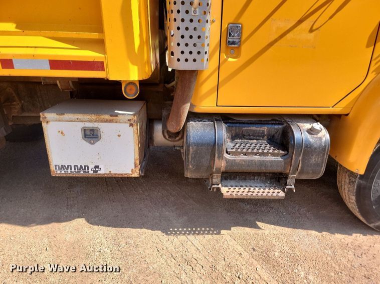 image for item OD9610 1995 International  4700  dump truck