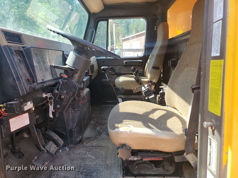 image for item OD9610 1995 International  4700  dump truck