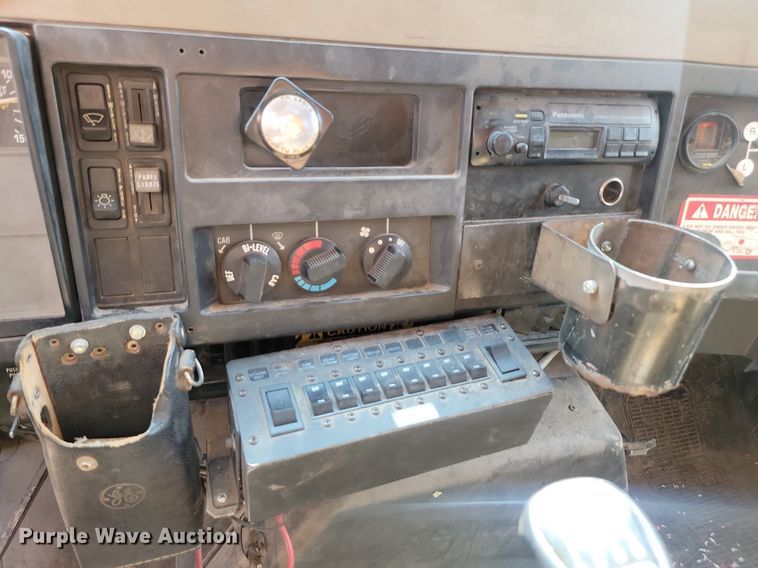 image for item OD9610 1995 International  4700  dump truck