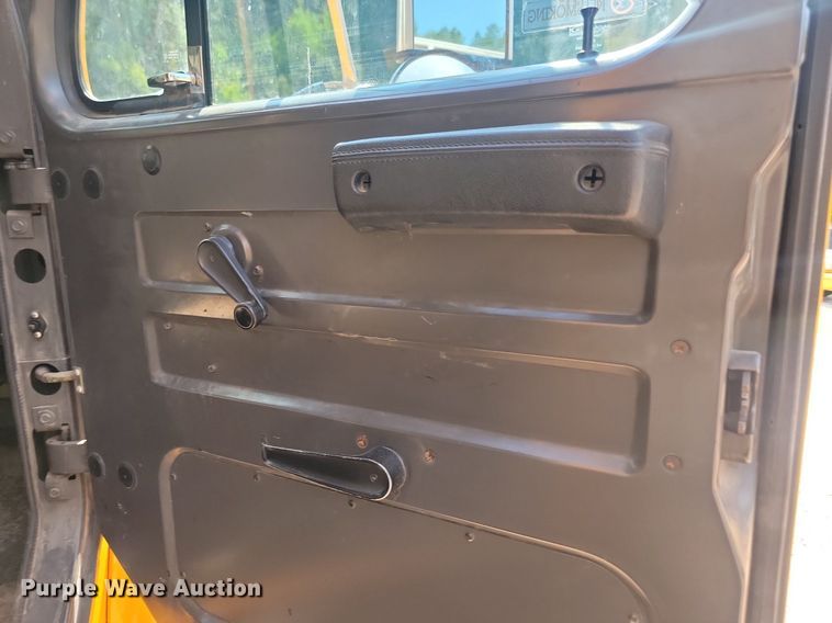 image for item OD9610 1995 International  4700  dump truck