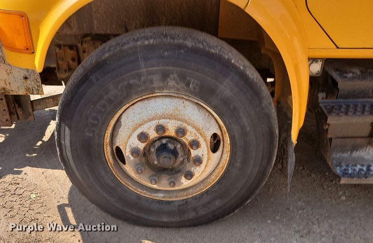 image for item OD9610 1995 International  4700  dump truck