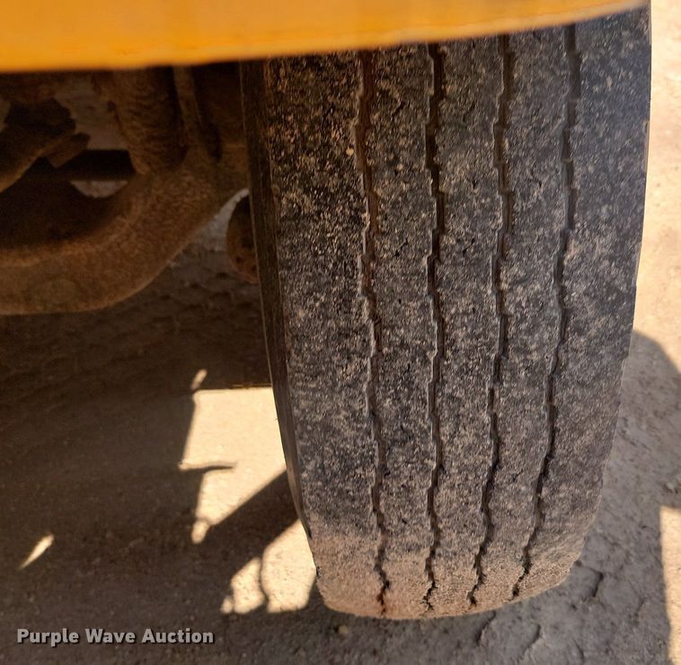 image for item OD9610 1995 International  4700  dump truck