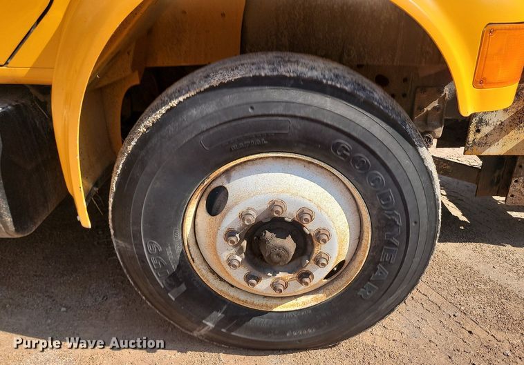 image for item OD9610 1995 International  4700  dump truck