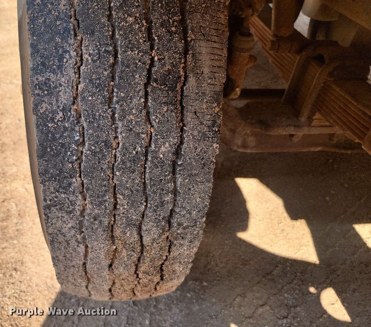 image for item OD9610 1995 International  4700  dump truck