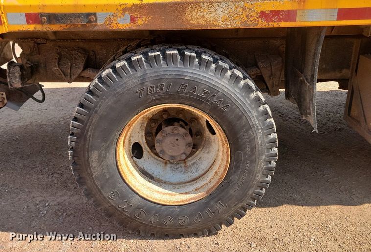 image for item OD9610 1995 International  4700  dump truck
