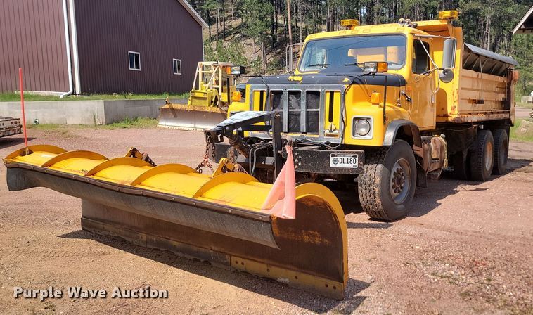 image for item OD9611 1998 International 2554 6x4 dump truck