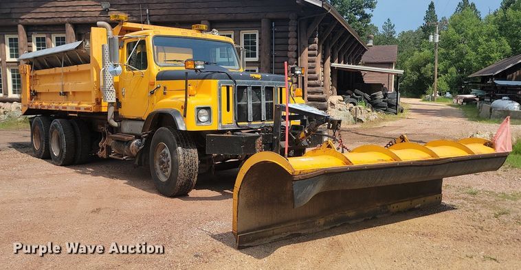 image for item OD9611 1998 International 2554 6x4 dump truck
