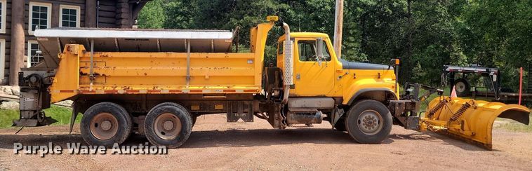 image for item OD9611 1998 International 2554 6x4 dump truck