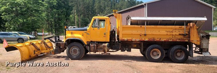 image for item OD9611 1998 International 2554 6x4 dump truck