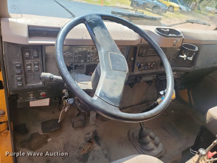 image for item OD9611 1998 International 2554 6x4 dump truck