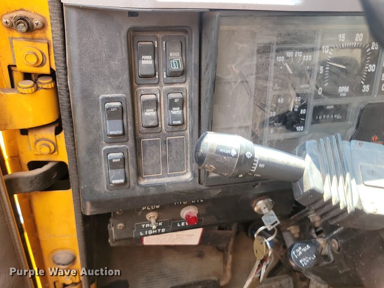 image for item OD9611 1998 International 2554 6x4 dump truck