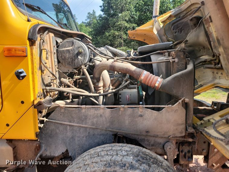 image for item OD9611 1998 International 2554 6x4 dump truck