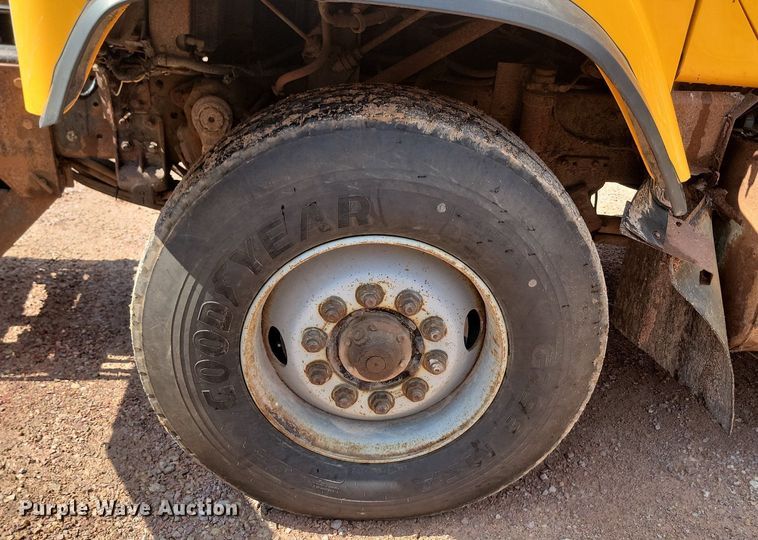 image for item OD9611 1998 International 2554 6x4 dump truck