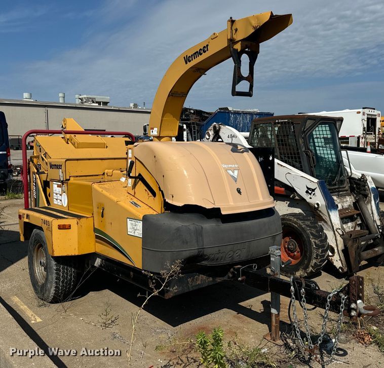 image for item OF9808 2008 Vermeer BC1500 wood chipper
