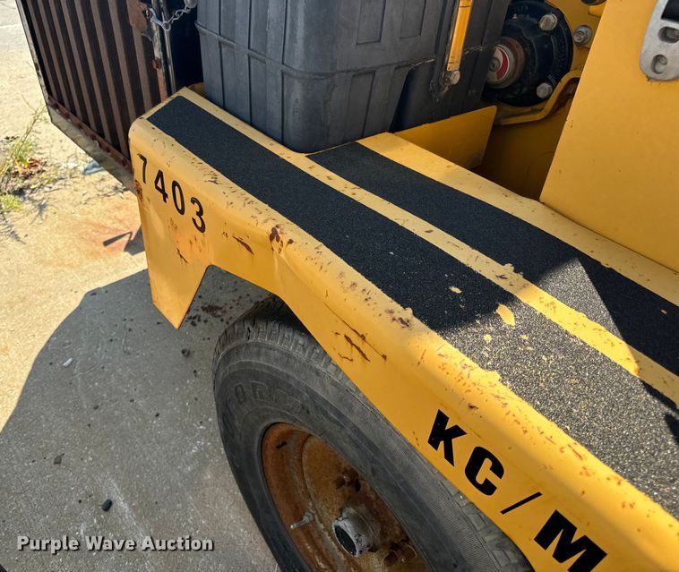 image for item OF9808 2008 Vermeer BC1500 wood chipper