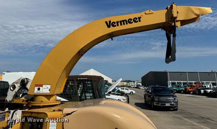 image for item OF9808 2008 Vermeer BC1500 wood chipper