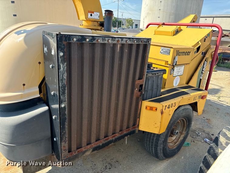 image for item OF9808 2008 Vermeer BC1500 wood chipper
