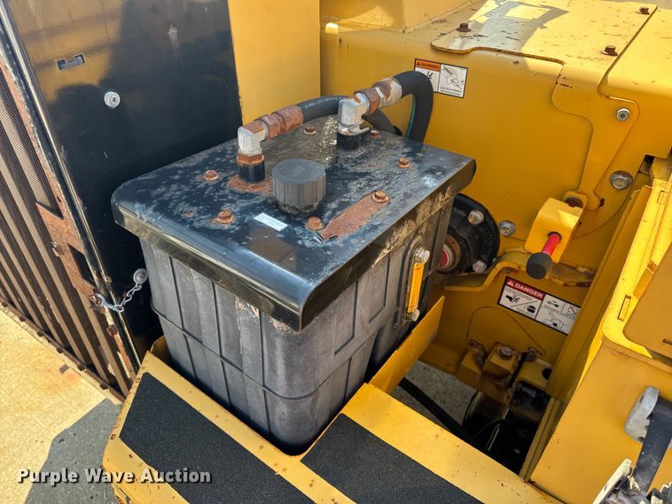 image for item OF9808 2008 Vermeer BC1500 wood chipper