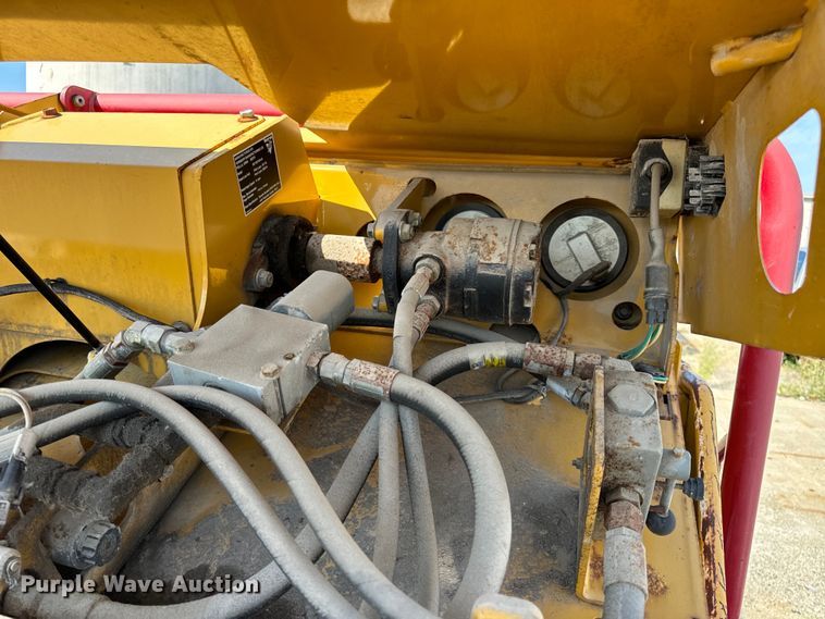 image for item OF9808 2008 Vermeer BC1500 wood chipper