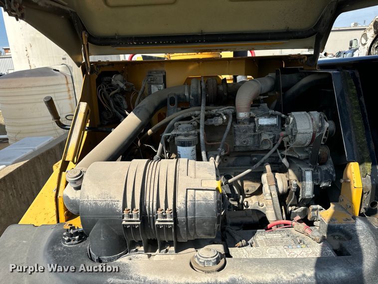 image for item OF9808 2008 Vermeer BC1500 wood chipper