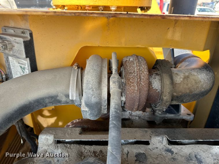 image for item OF9808 2008 Vermeer BC1500 wood chipper