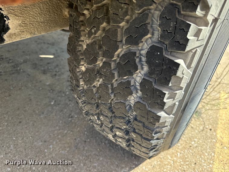 image for item OF9808 2008 Vermeer BC1500 wood chipper