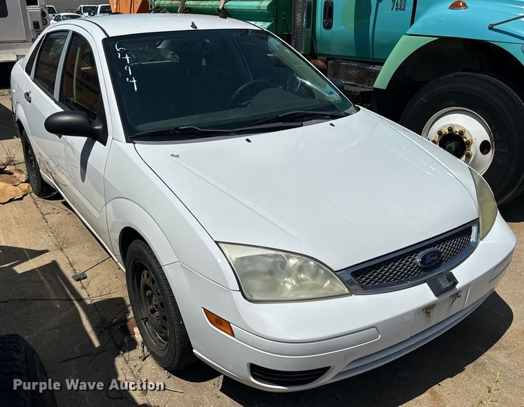 image for item OF9813 2007 Ford Focus SE 