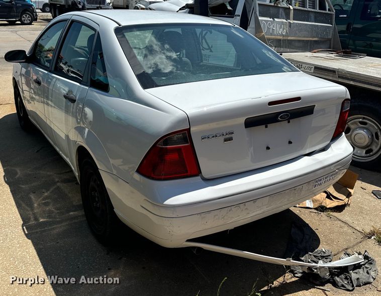 image for item OF9813 2007 Ford Focus SE 