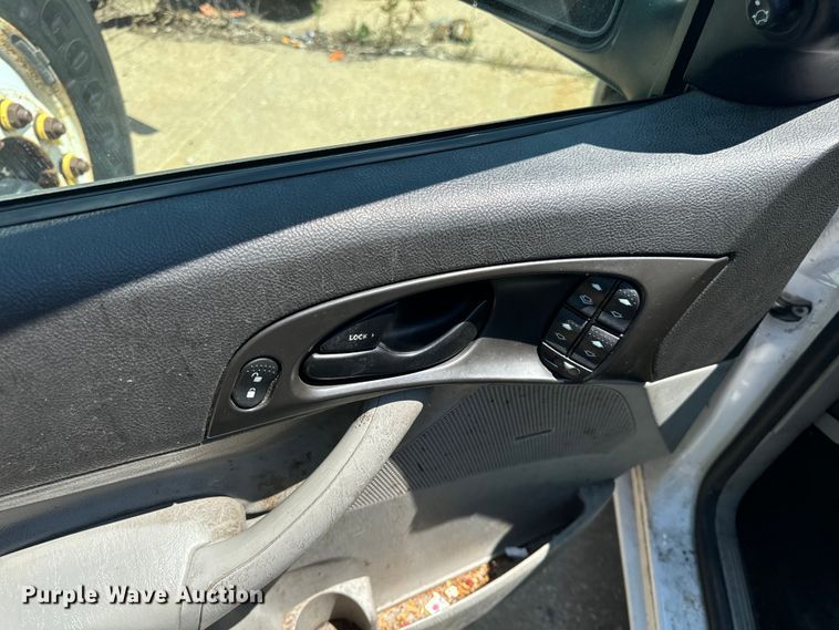 image for item OF9813 2007 Ford Focus SE 