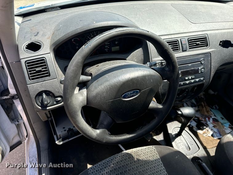 image for item OF9813 2007 Ford Focus SE 