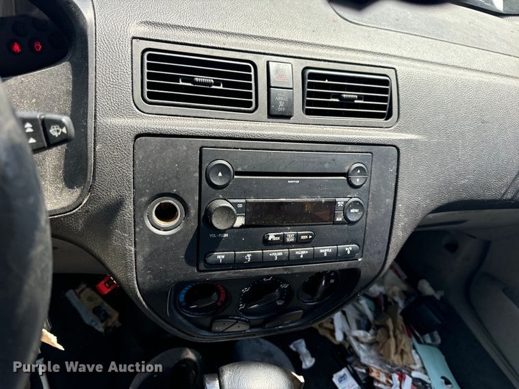 image for item OF9813 2007 Ford Focus SE 