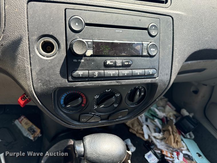image for item OF9813 2007 Ford Focus SE 