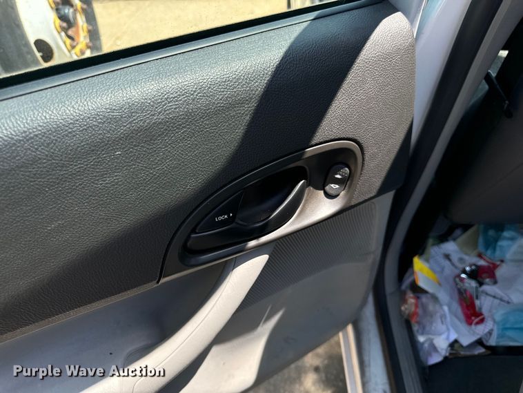 image for item OF9813 2007 Ford Focus SE 