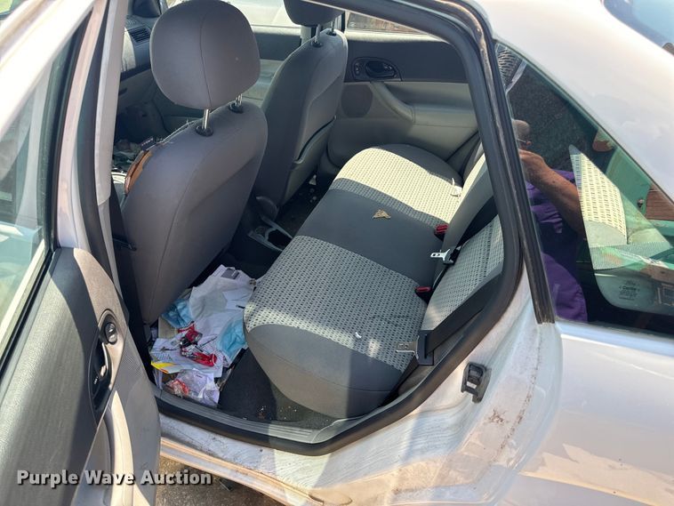 image for item OF9813 2007 Ford Focus SE 