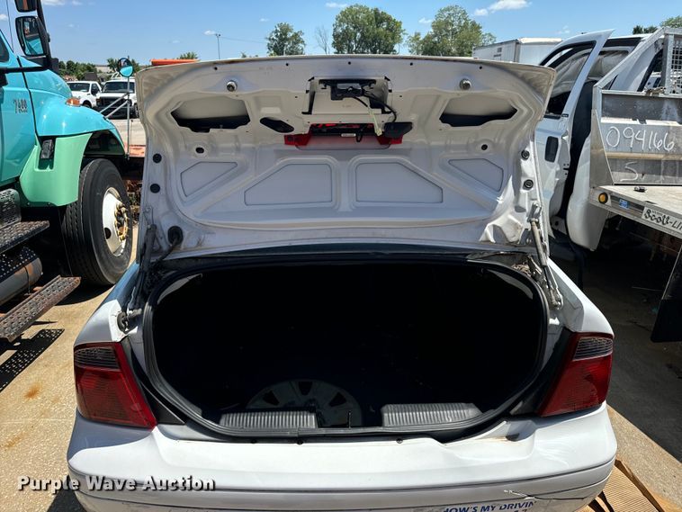 image for item OF9813 2007 Ford Focus SE 