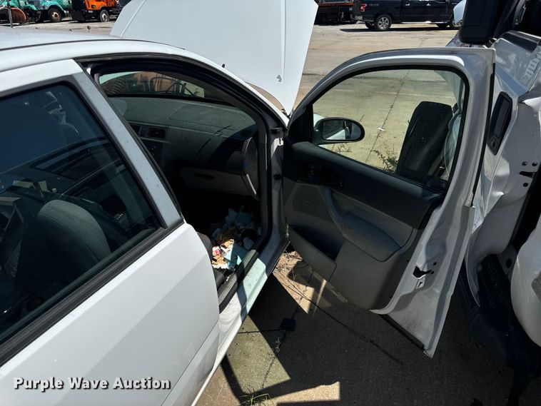 image for item OF9813 2007 Ford Focus SE 