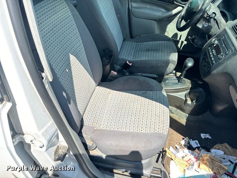 image for item OF9813 2007 Ford Focus SE 