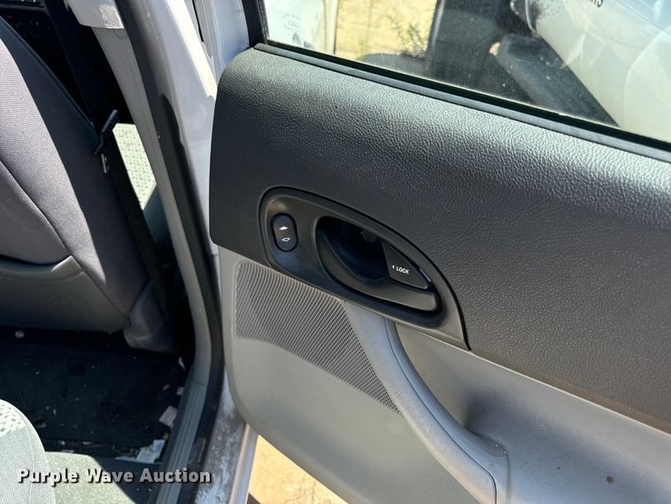 image for item OF9813 2007 Ford Focus SE 