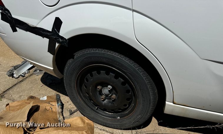 image for item OF9813 2007 Ford Focus SE 