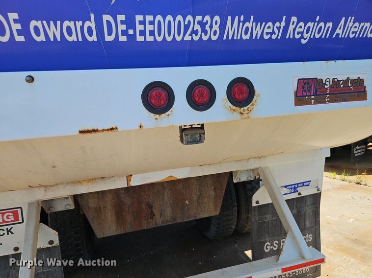 image for item OF9815 2011 International  7300 refuse truck