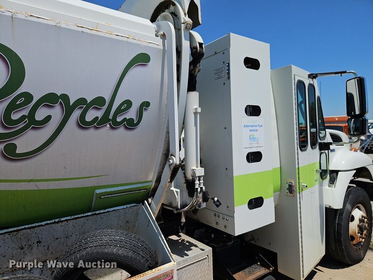 image for item OF9815 2011 International  7300 refuse truck