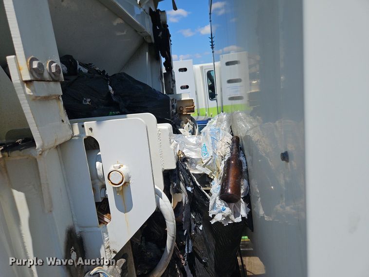 image for item OF9815 2011 International  7300 refuse truck