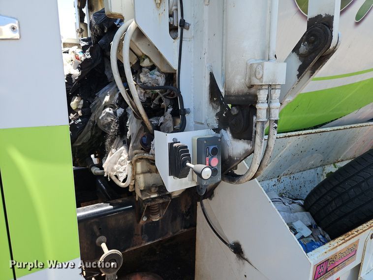 image for item OF9815 2011 International  7300 refuse truck