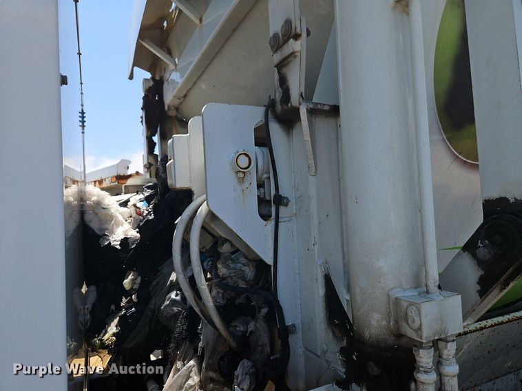 image for item OF9815 2011 International  7300 refuse truck