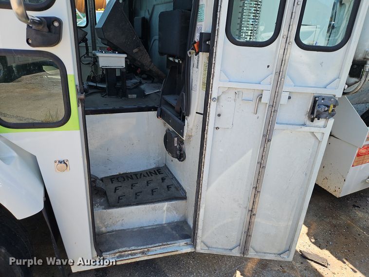 image for item OF9815 2011 International  7300 refuse truck