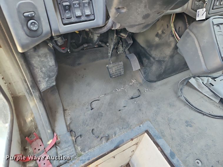 image for item OF9815 2011 International  7300 refuse truck